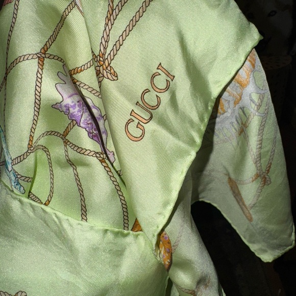 Gucci Green Seashell Print Scarf - Picture 4 of 4